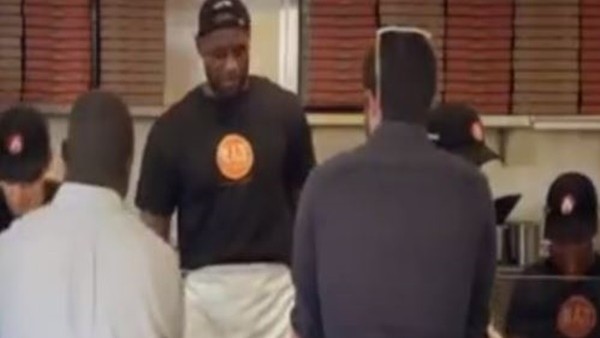 Lebron James Yen Mesleğini Buldu