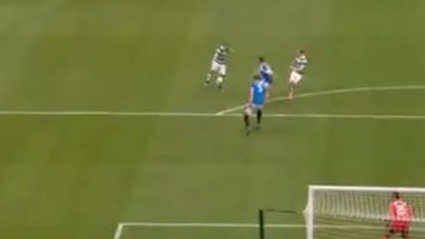 Old Firm'de saç baş yolduran pozisyon