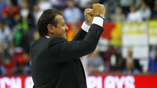 Ergin Ataman oyuncularını böyle tebrik etti