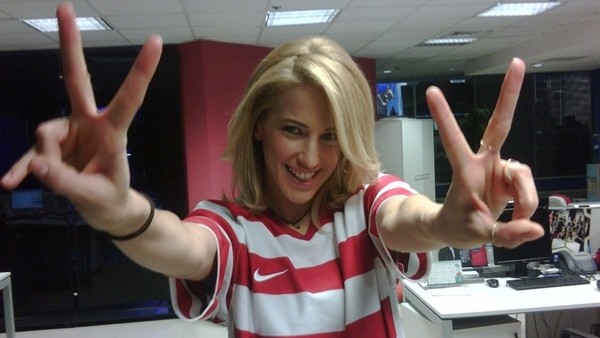 Burcu Esmersoy kendinden geçti