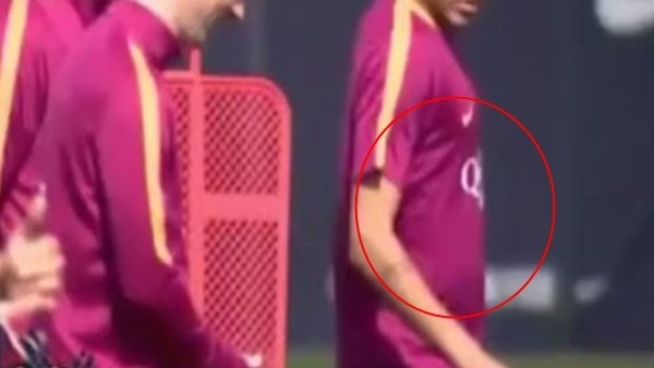 İspanya Neymar'ın göbeğini konuşuyor