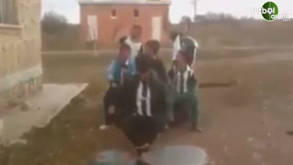 Çocuklardan Kendi İmkanlarıyla ''Beşiktaş Bestesi''