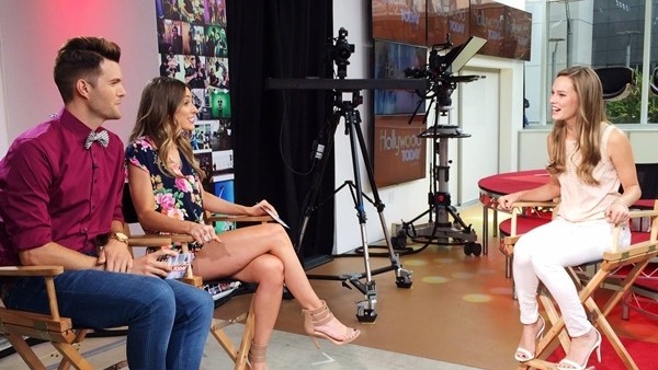 Güzel Sunucuya Dövüş Dersi