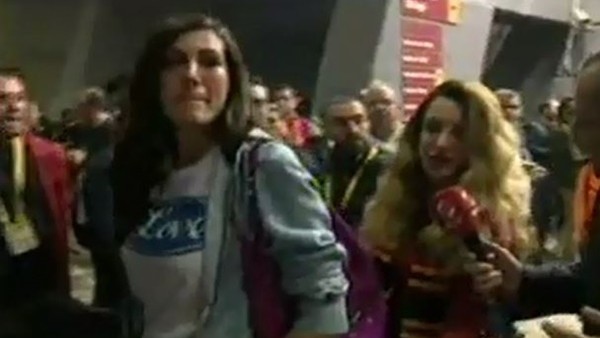 Sabri Sarıoğlu'nun eşinden şapka yorumu