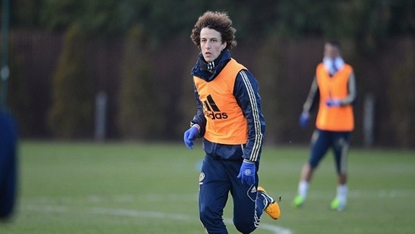 David Luiz kaleciye yenildi