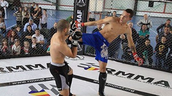 Gaza geldi 2 metreden atladı