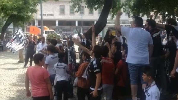 Beşiktaşlı taraftarların şampiyonluk kutlaması