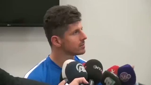 Emre Belözoğlu: 'Soyunma odasında hüngür hüngür ağladım'