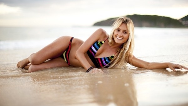 Güzel sporcudan nefes kesen antrenman