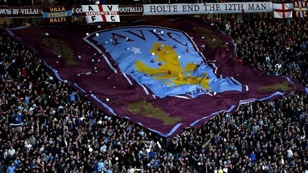 Aston Villa taraftarından görülmemiş protesto