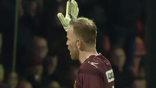 Annesini kaybetti maça çıktı