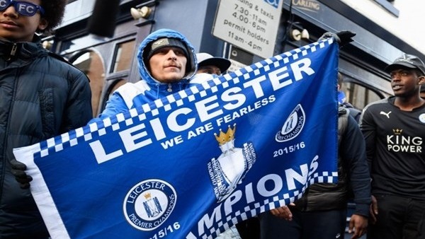 Leicester taraftarları şampiyonluk turunda