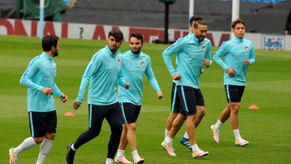 A Milli Takım İngiltere maçı hazırlıklarını tamamladı