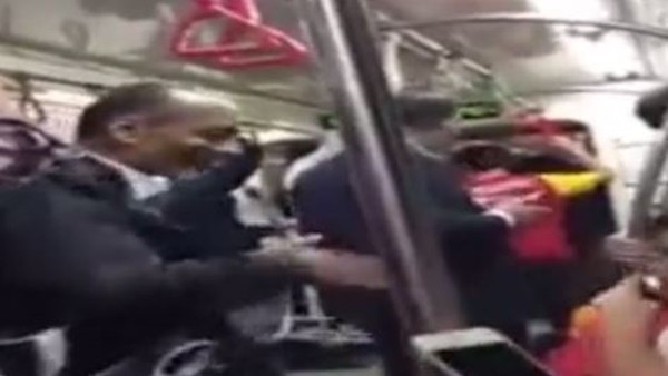 Galatasaraylı taraftar Seyrantepe metrosunu neşelendirdi