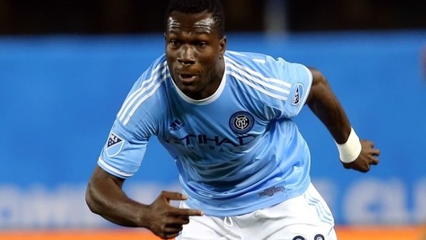 Poku'dan muhteşem gol