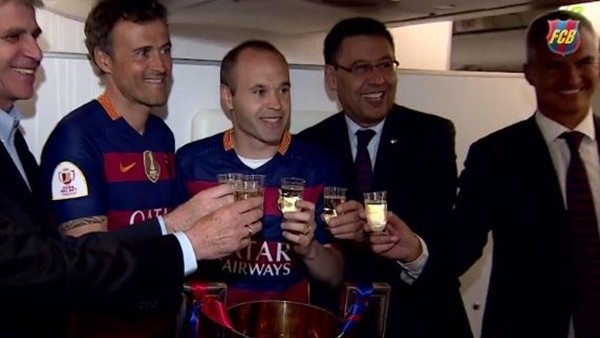 Luis Enrique ve Iniesta'nın kupa sevinci