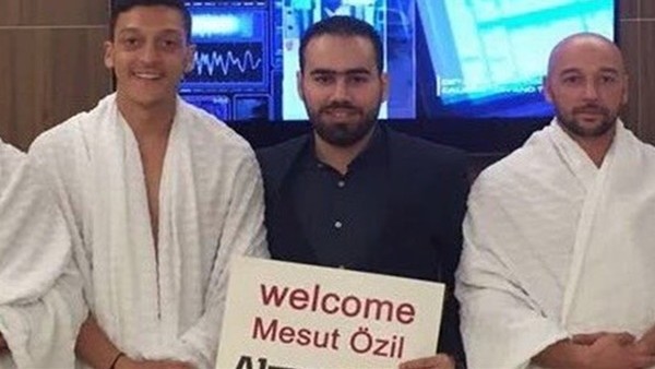 Mesut Özil kutsal topraklarda