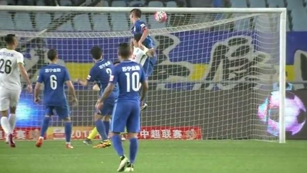 Tim Cahill'in Hangzhou'ya attığı şık kafa golü