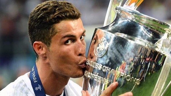 Cristiano Ronaldo aynı sevinci yaptı