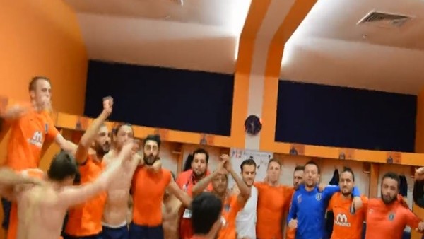 Başakşehir soyunma odasında büyük sevinç