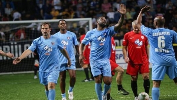 Efsanelerden gol düellosu