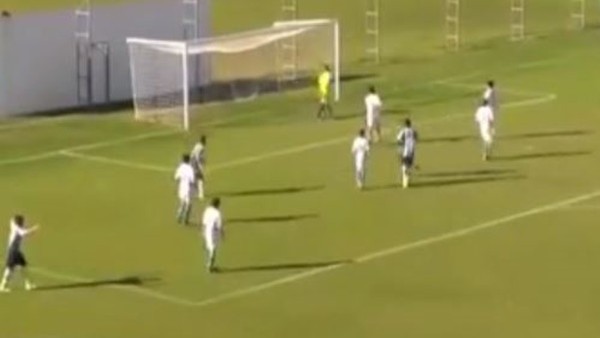 14 yaşında hayatının golünü attı!