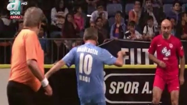 Hagi'den klasına yakışır gol