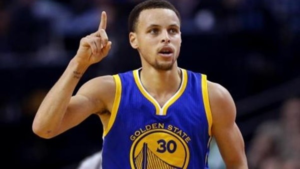 Stephen Curry 36 sayıyla coştu