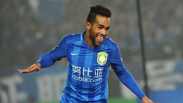 Alex Teixeira klasını konuşturdu