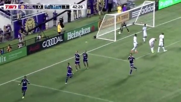 Kaka, Drogba'yı üzdü