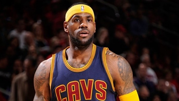 Lebron James'ten 24 sayılık performans