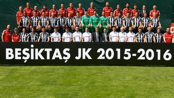 Beşiktaş'ın şampiyonluk posteri çekiminde renkli görüntüler