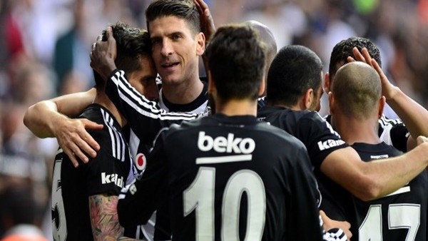 Beşiktaş'ta 16 futbolcu ilki yaşayacak