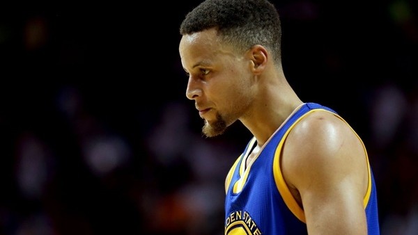 Stephen Curry'den 26 sayılık performans