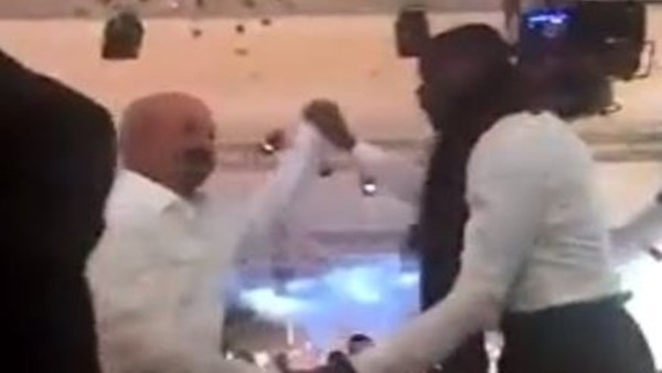 Eboue, Semih Kaya'nın düğününde çoştu