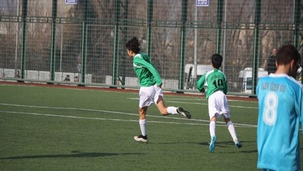 Enes Ünal'ın kardeşinden şık gol