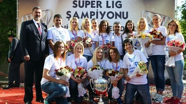 Dört Sezonda 5 Kupa