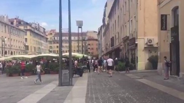 İngiliz ve Rus taraftarlar arasında kavga çıktı