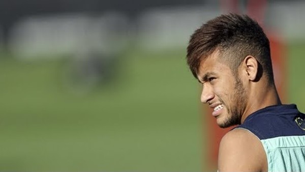 Futbol cambazı Neymar