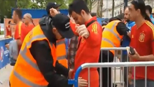 İspanyol taraftarlara sıkı denetim