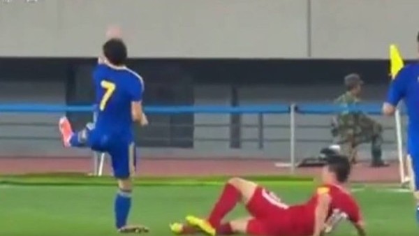 Büyük talihsizlik! Hazırlık maçında ayağı kırıldı...