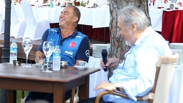 İlber Ortaylı, Milli Takım kampını ziyaret etti