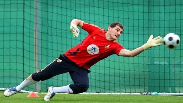 Casillas fena rezil oldu