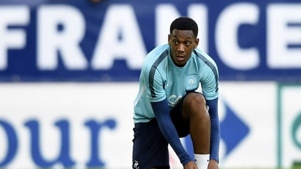 Martial antrenmanda voştu