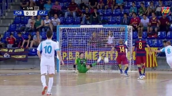 Barcelona Futsal takımı kalecisinden harika kurtarışlar