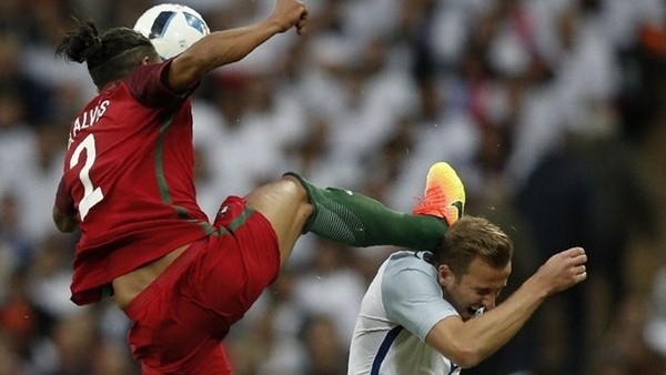 Bruno Alves'in kırmızı kart gördüğü pozisyon