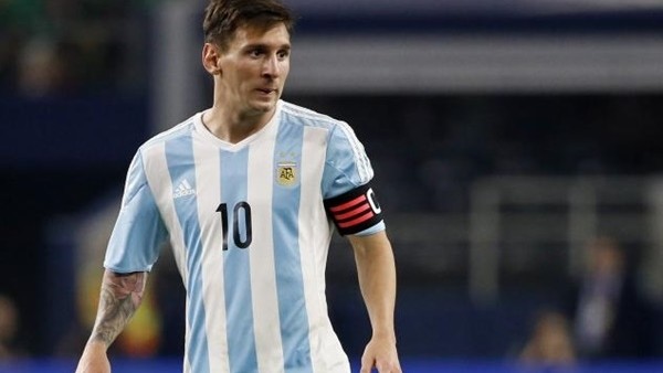 Messi rakip kaleciyi madara etti