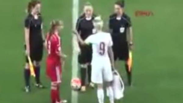 Milli kızlar Macaristan'ı devirdi