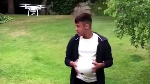 Neymar Drone'yi vurdu