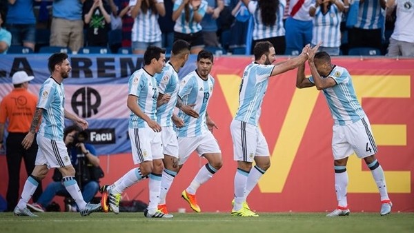 Arjantin	4-1 Venezuela (Maç Özeti)